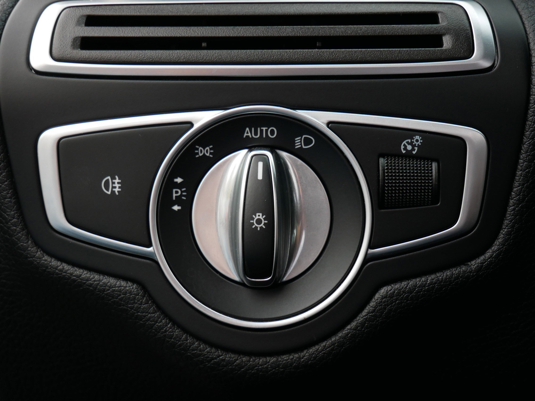 Used 2018 Mercedes-Benz C 300 4MATIC Coupe w/ Multimedia Package image 24