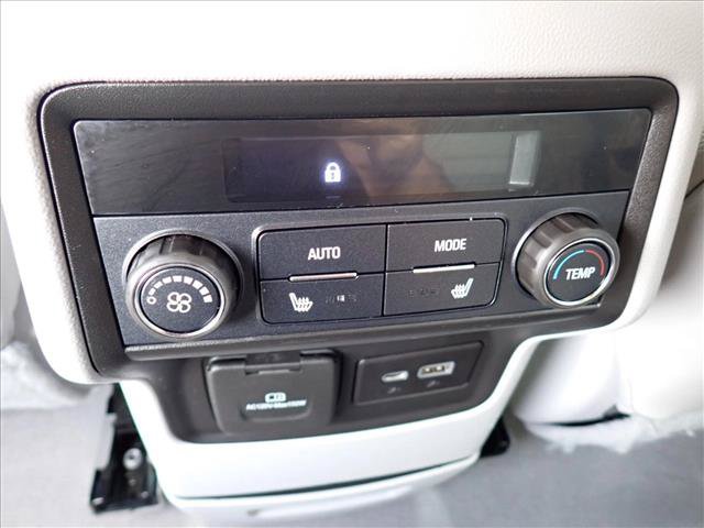 Used 2020 GMC Acadia SLT w/ Driver Alert Package II AWD/4WD image 11