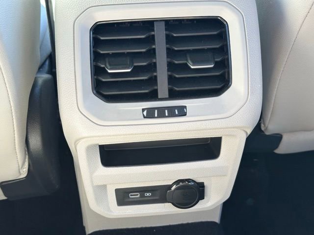Used 2022 Volkswagen Tiguan SE R-Line image 29