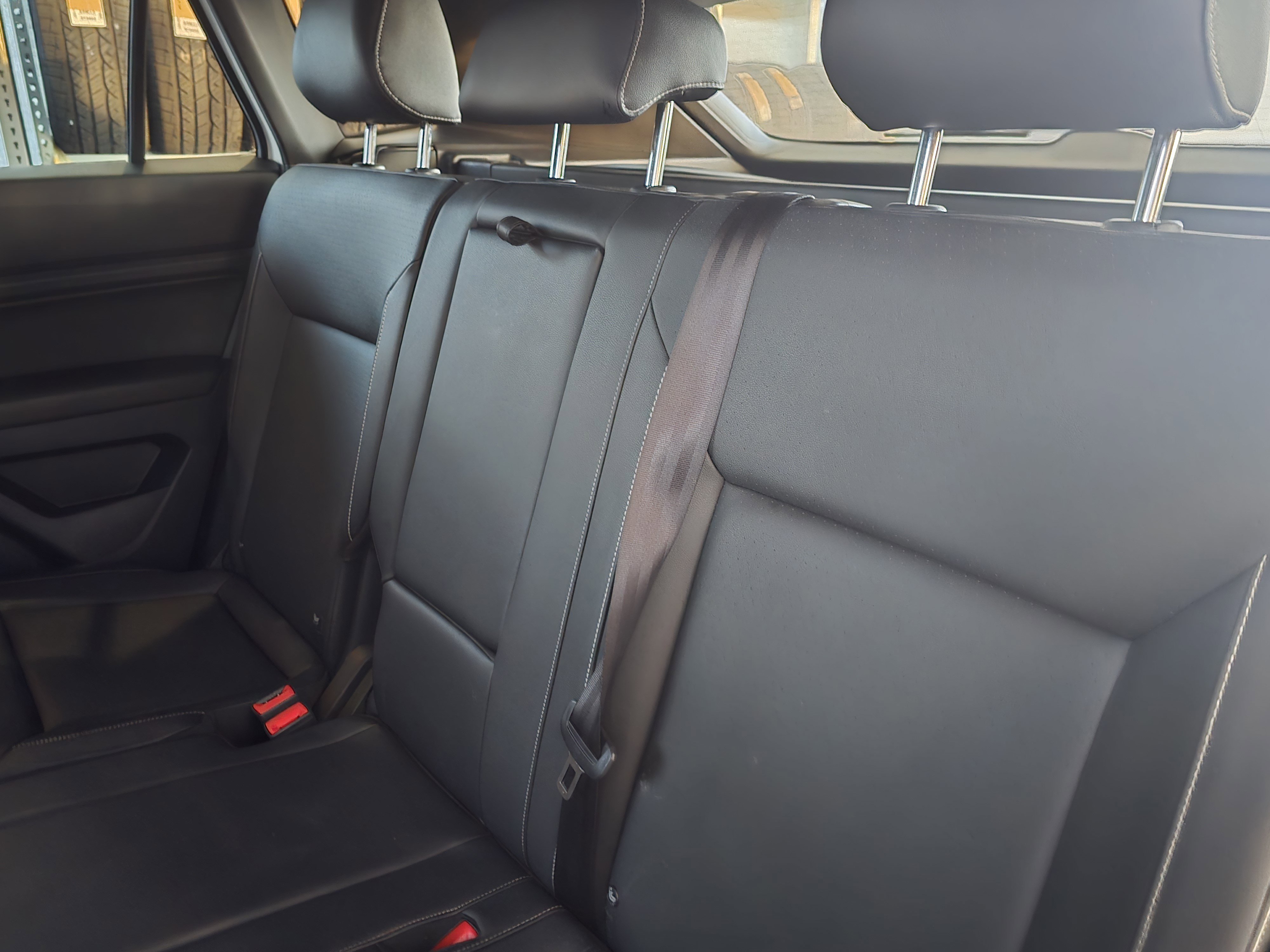 Used 2020 Volkswagen Atlas Cross Sport SE image 24