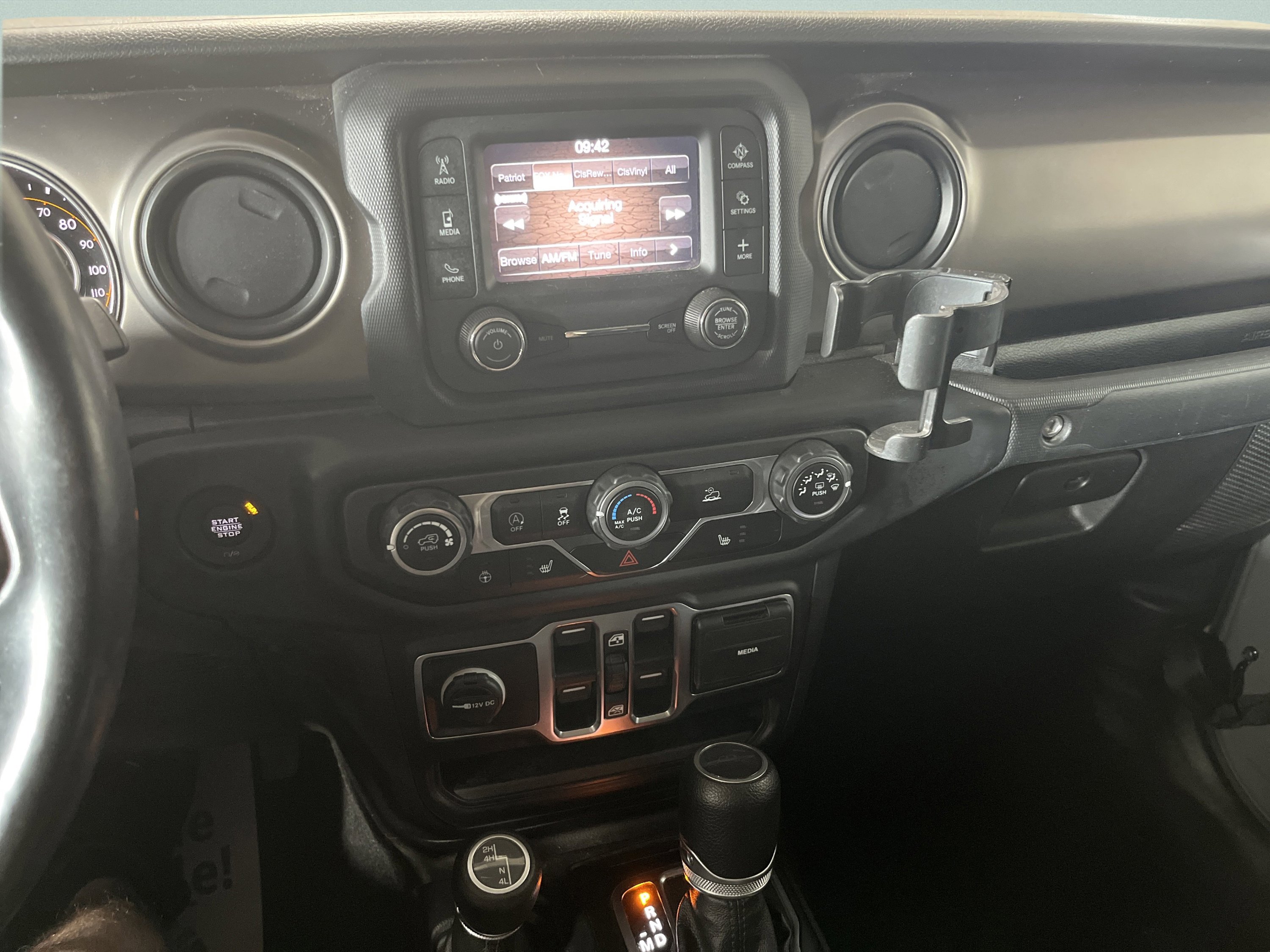 Used 2020 Jeep Gladiator Sport w/ Quick Order Package 24S AWD/4WD image 22