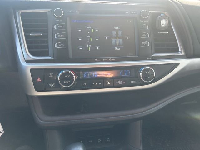 Used 2017 Toyota Highlander Plus AWD/4WD image 22