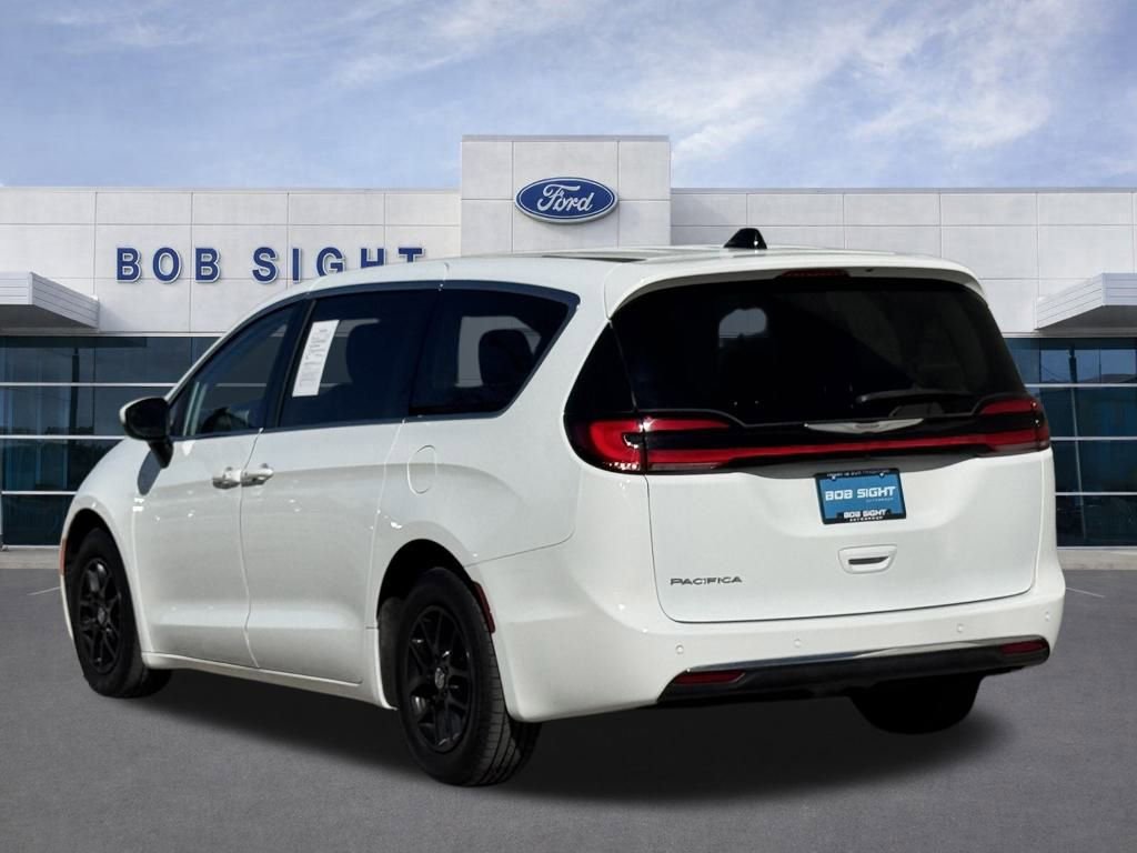 Used 2023 Chrysler Pacifica Touring-L image 34