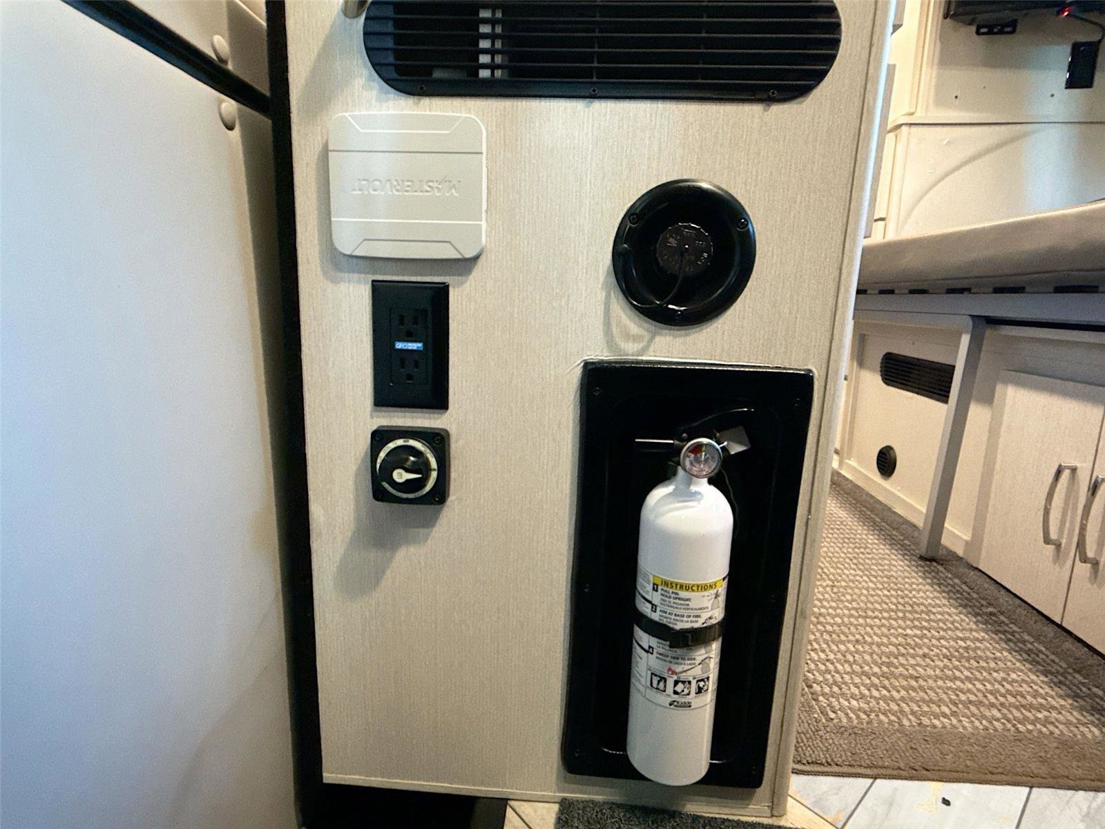 Used 2023 Mercedes-Benz Sprinter 2500 image 31