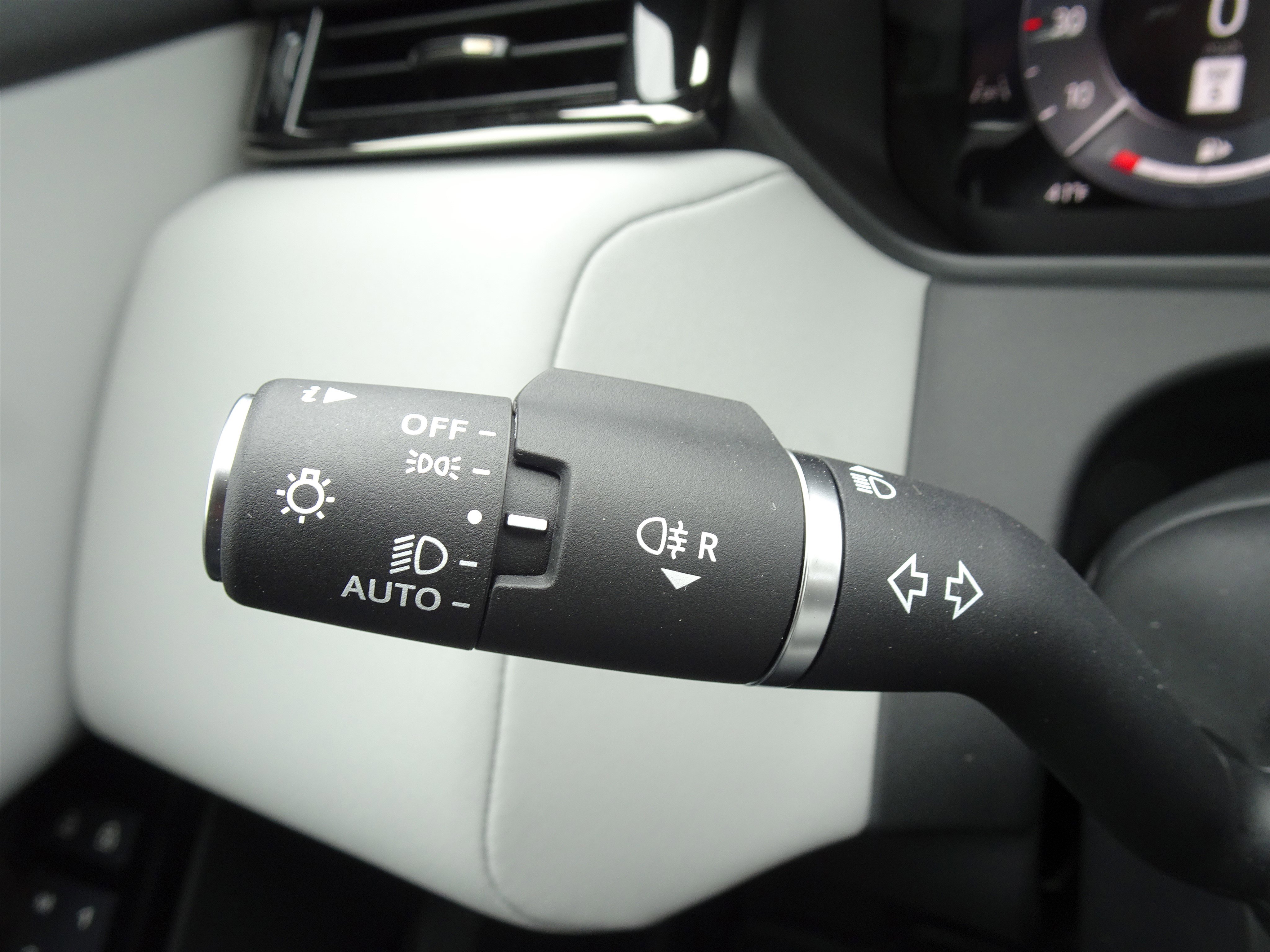 New 2026 Land Rover Range Rover Velar S AWD/4WD image 28