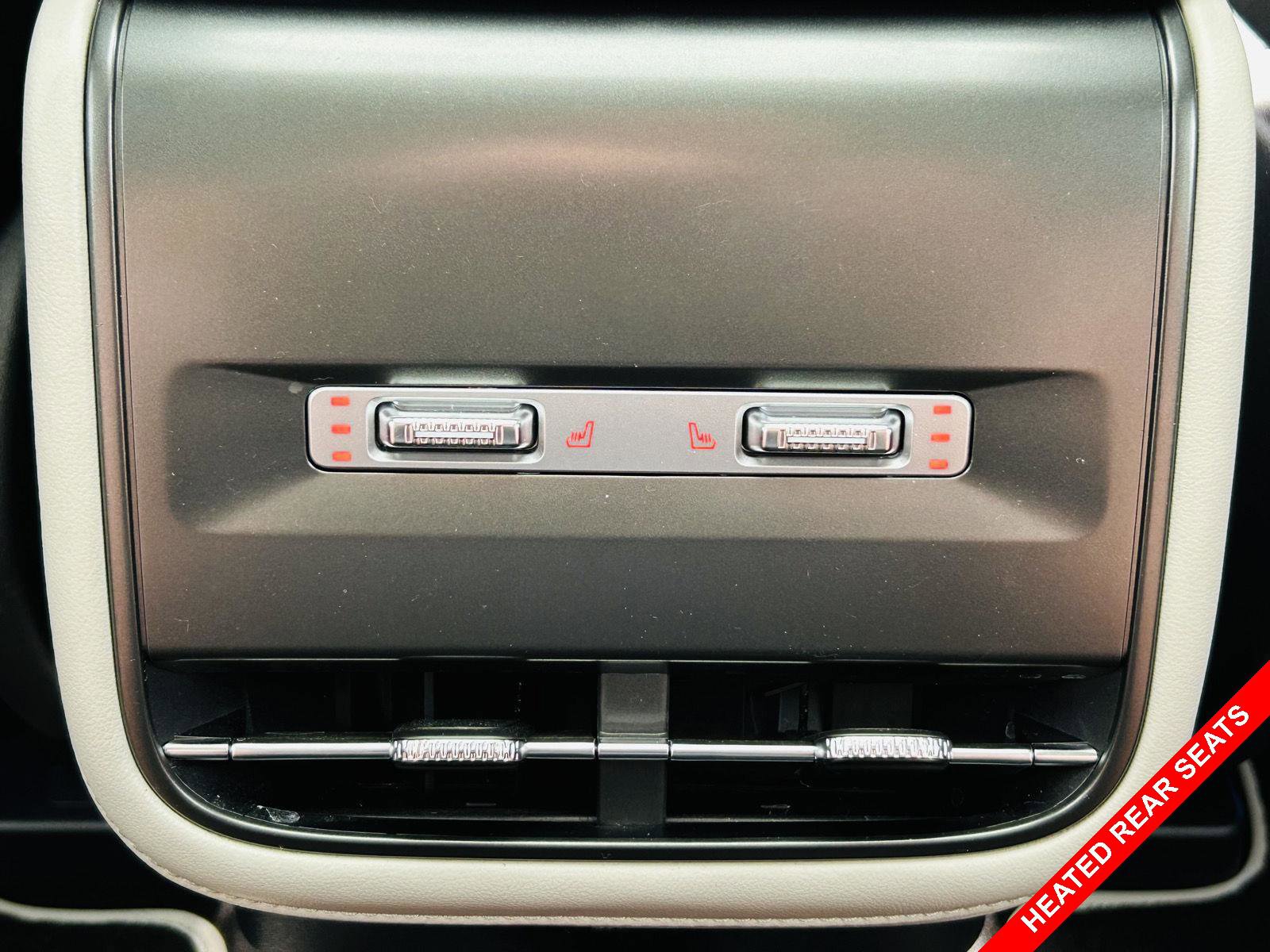 Used 2025 Lincoln Nautilus Reserve AWD/4WD image 9