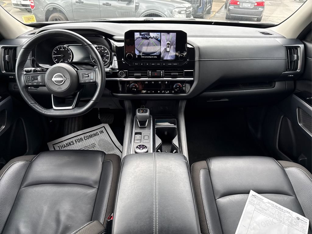 Used 2023 Nissan Pathfinder SL w/ Lighting Package (N92) AWD/4WD image 21