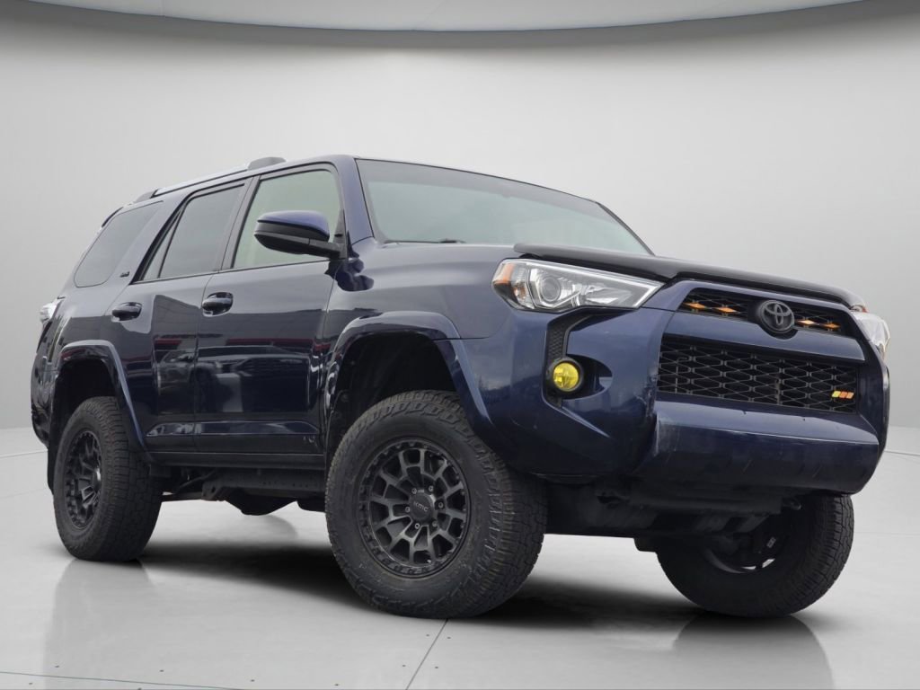 Used 2019 Toyota 4Runner SR5 image 2