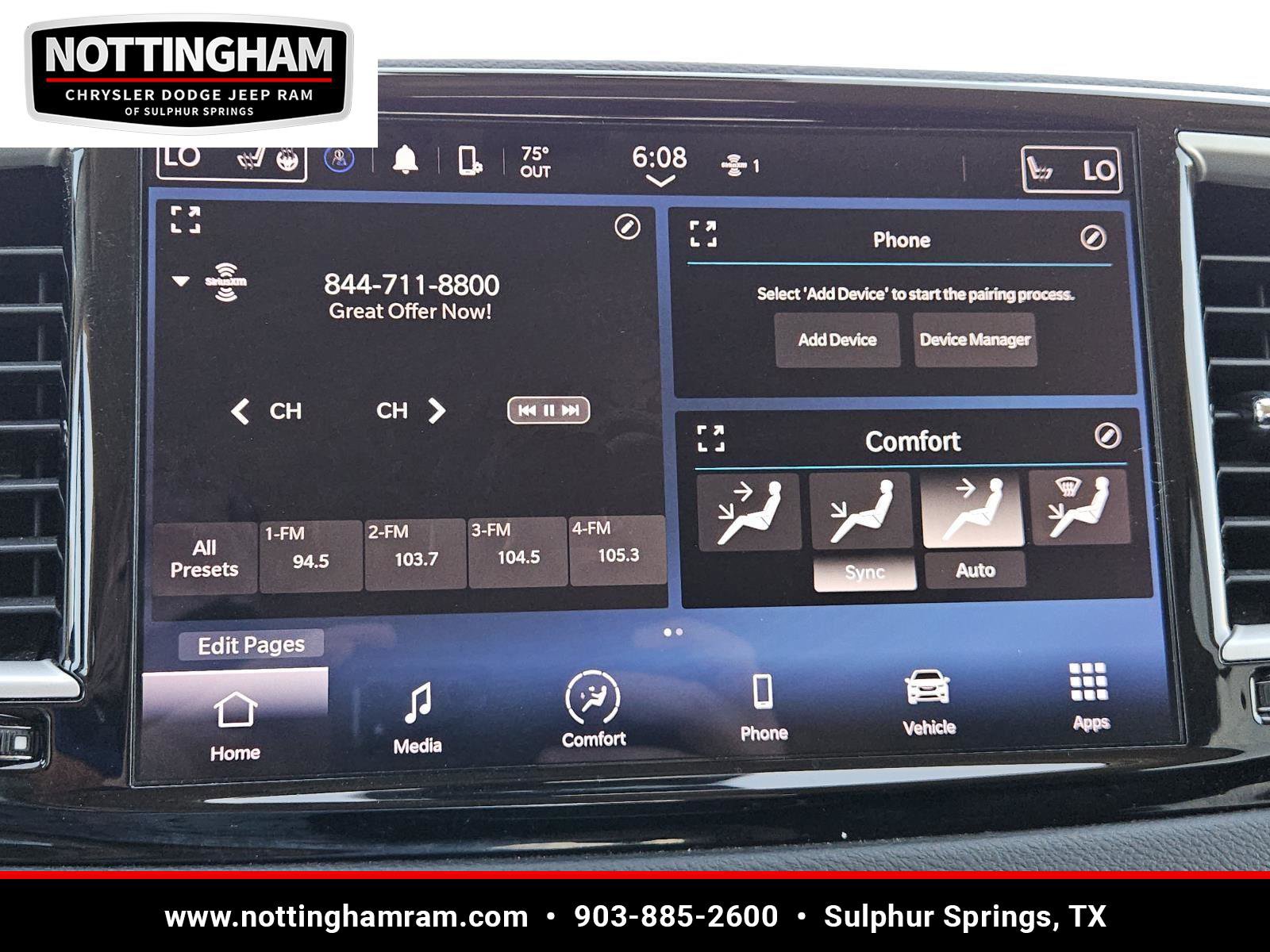 Used 2022 Chrysler Pacifica Touring-L image 11