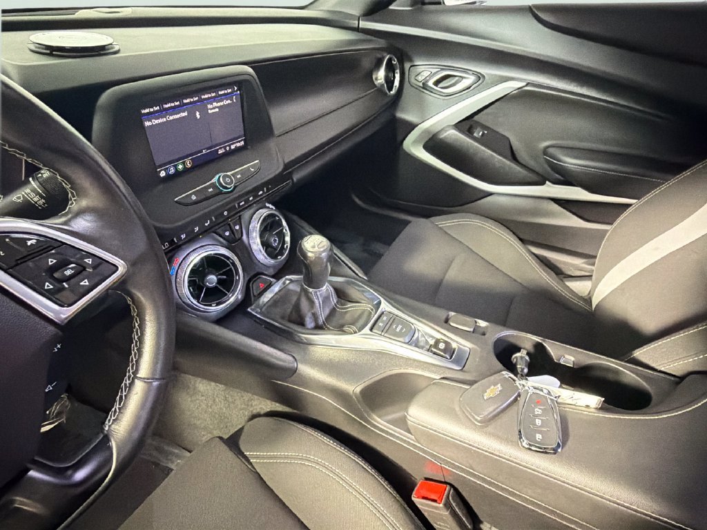Used 2020 Chevrolet Camaro LS RWD image 19