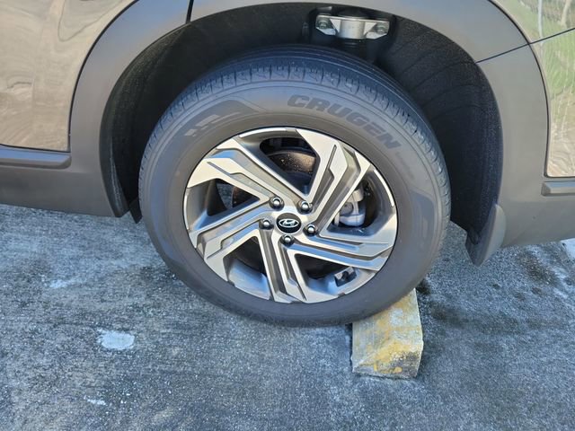 Used 2023 Hyundai Santa Fe SE image 4