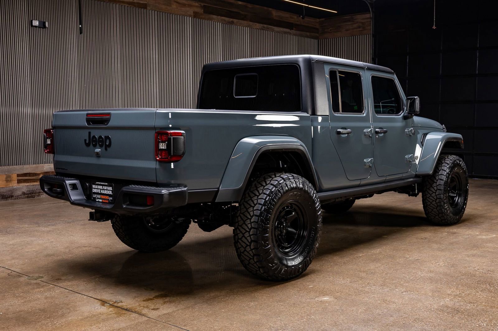 Used 2025 Jeep Gladiator Willys image 10
