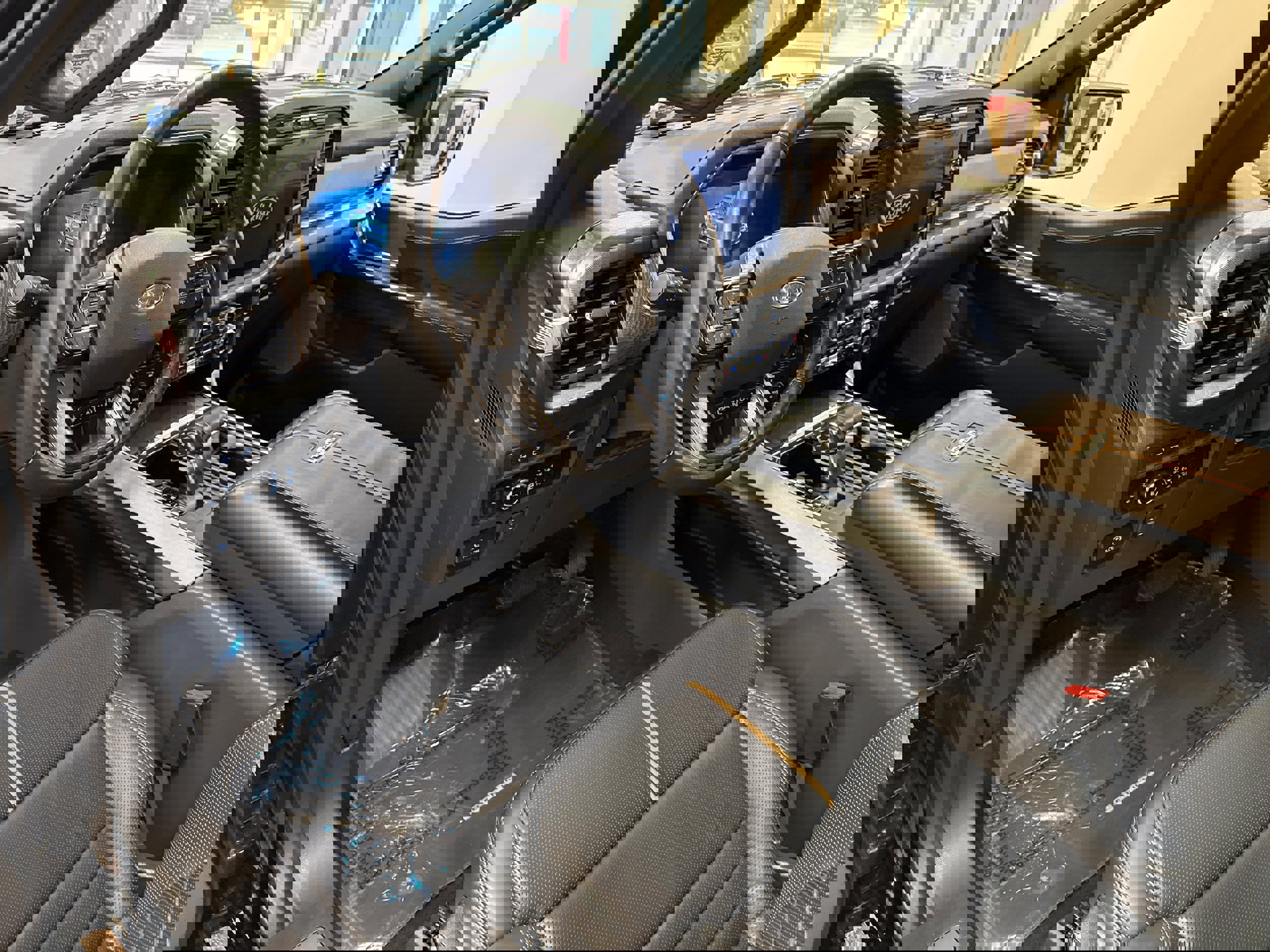 Used 2023 Ford F150 Platinum image 29