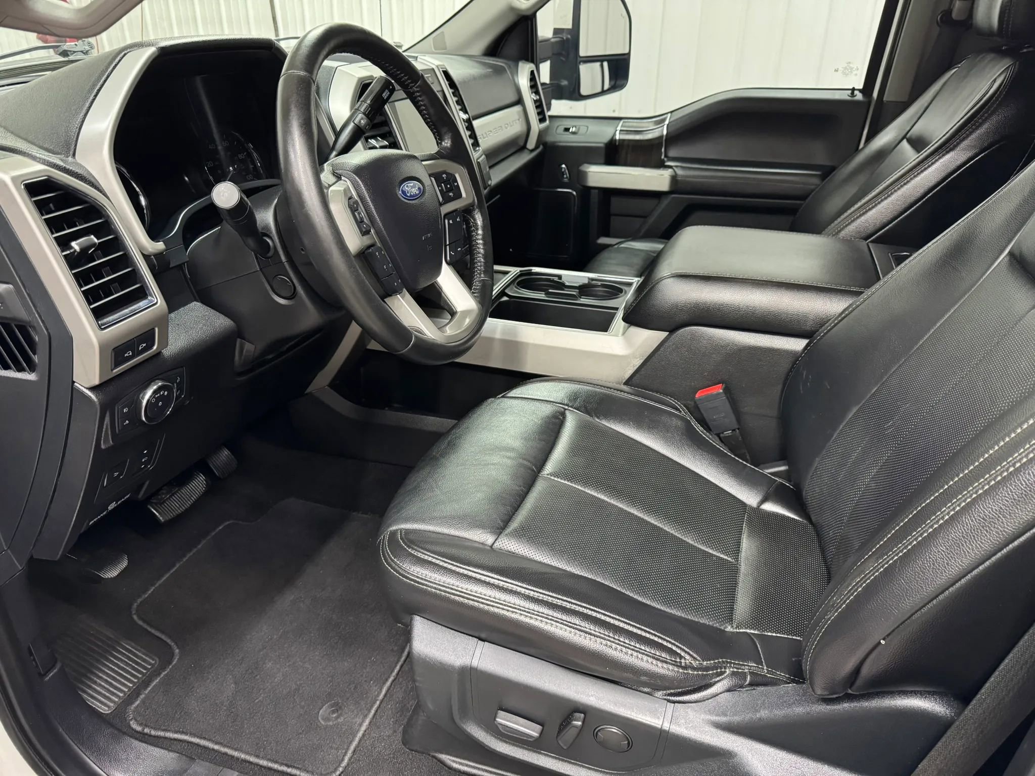 Used 2020 Ford F350 Lariat w/ Lariat Ultimate Package image 9
