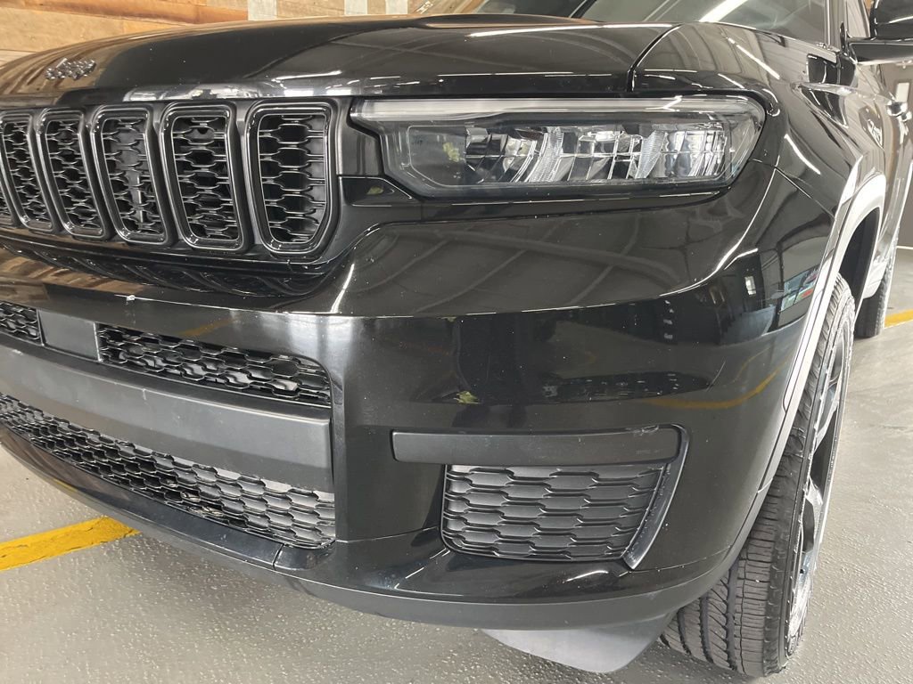 Used 2022 Jeep Grand Cherokee L Laredo image 11