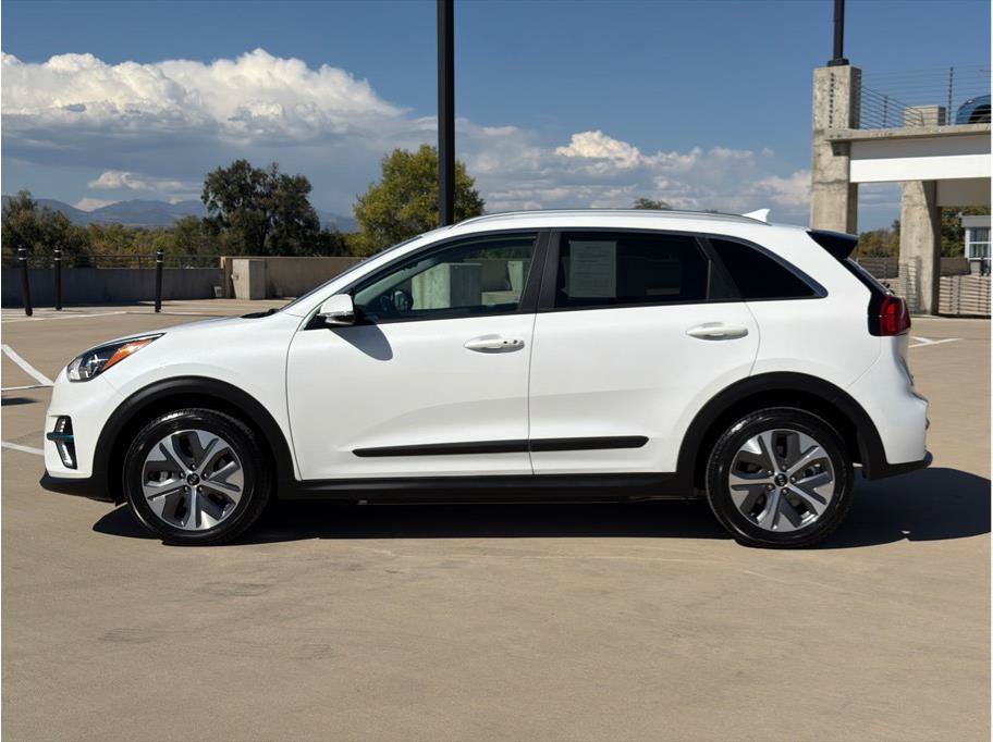 Used 2020 Kia Niro EX Premium w/ Cold Weather Package FWD image 4