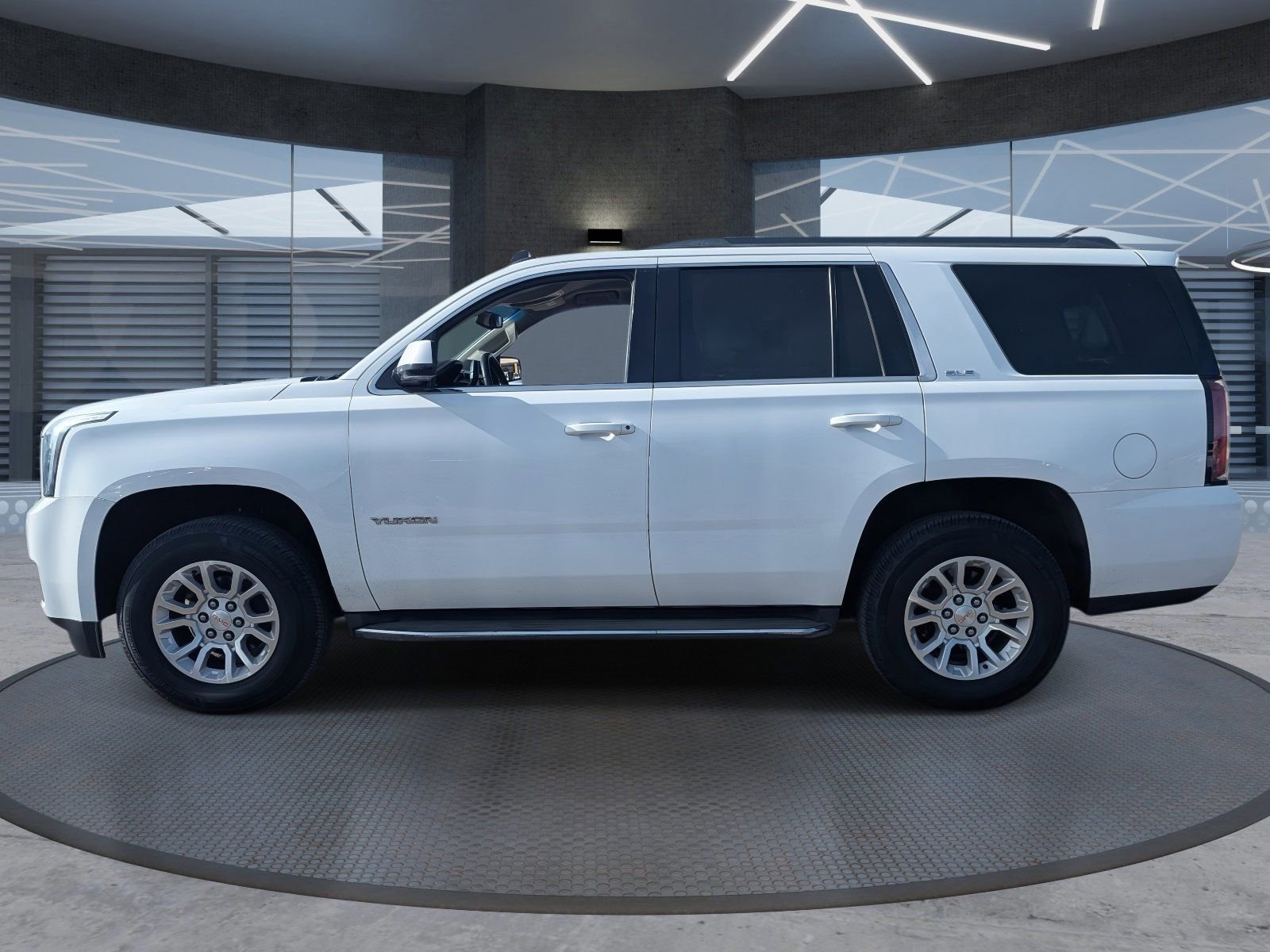 Used 2015 GMC Yukon SLE w/ HD Trailering Package image 3