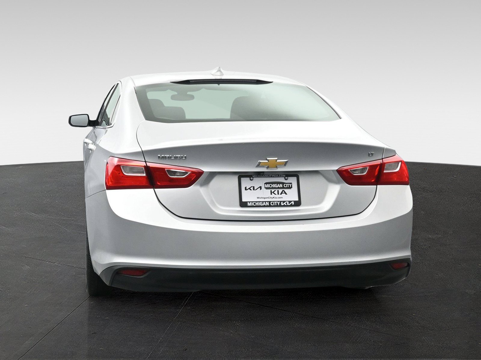 Used 2018 Chevrolet Malibu LT FWD image 7