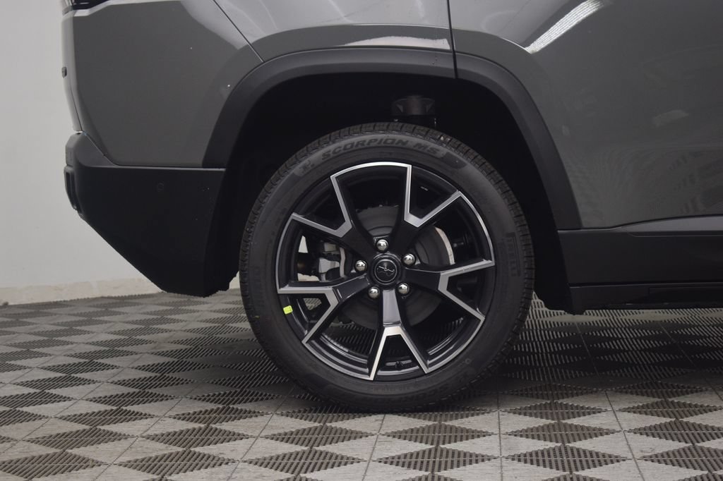 New 2026 Jeep Cherokee Overland w/ Advanced Pro Tech Group AWD/4WD image 8