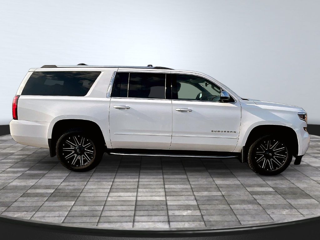 Used 2018 Chevrolet Suburban Premier AWD/4WD image 8