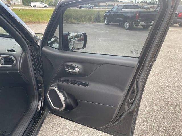 Used 2021 Jeep Renegade Latitude AWD/4WD image 45