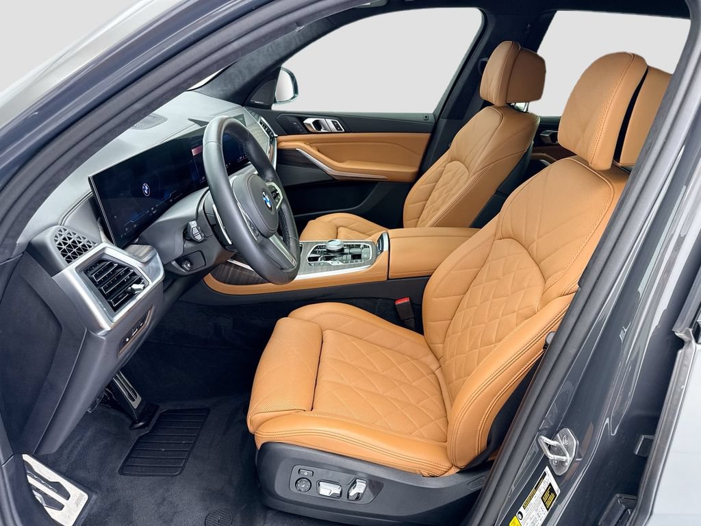 Used 2024 BMW X7 xDrive40i w/ M Sport Package AWD/4WD image 18