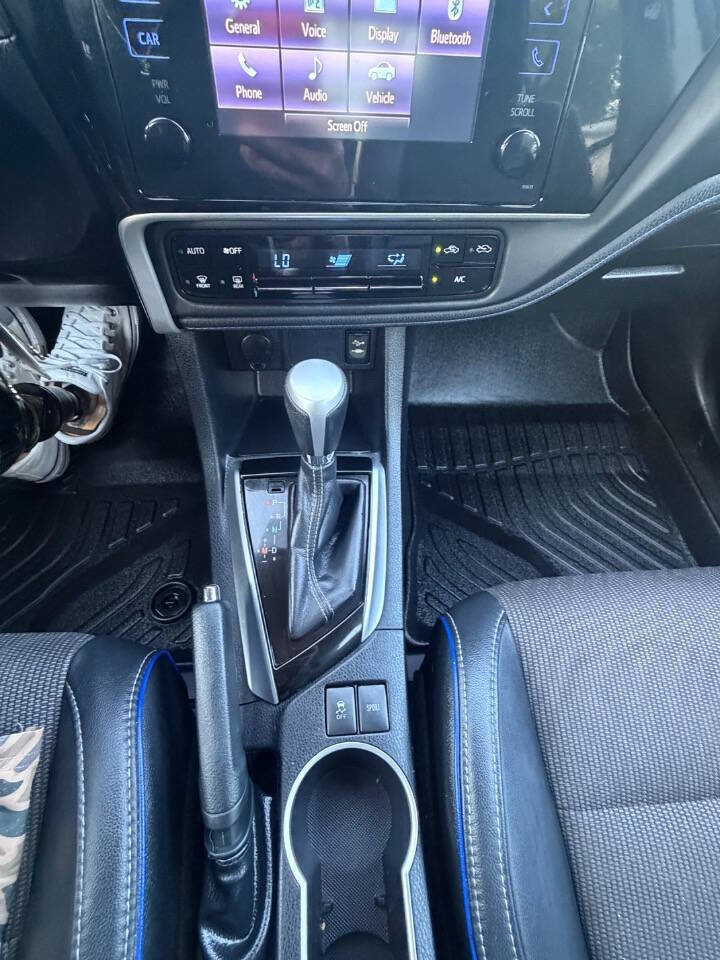 Used 2017 Toyota Corolla SE w/ Carpet Mat Package (TMS) FWD image 9