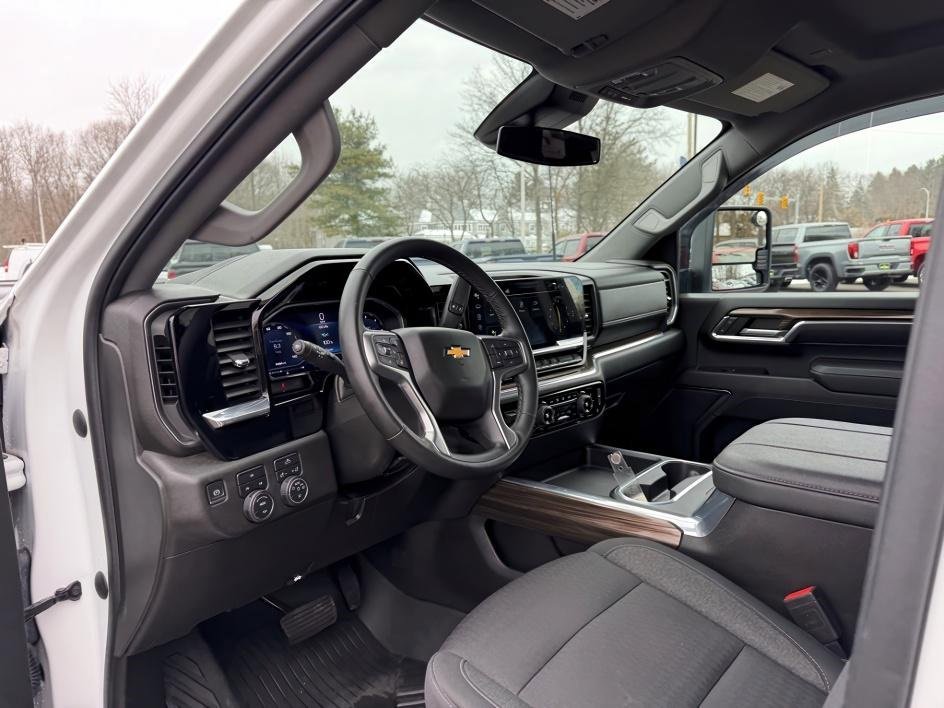 Used 2024 Chevrolet Silverado 2500 LT w/ Convenience Package image 12