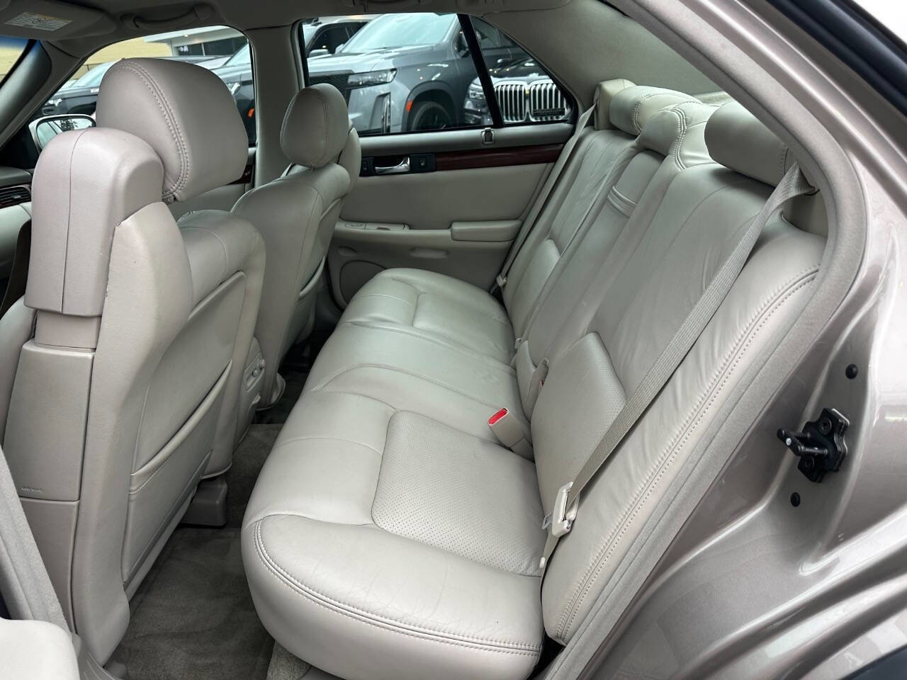 Used 2001 Cadillac Seville STS w/ Luxury Pkg image 22