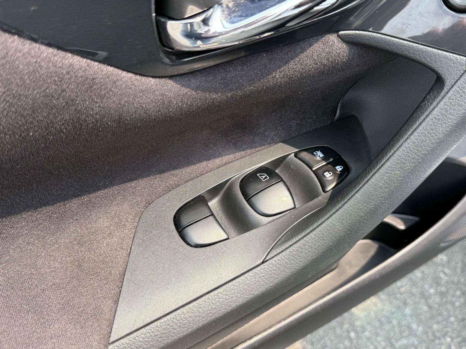 Used 2013 Nissan Altima 2.5 S FWD image 16