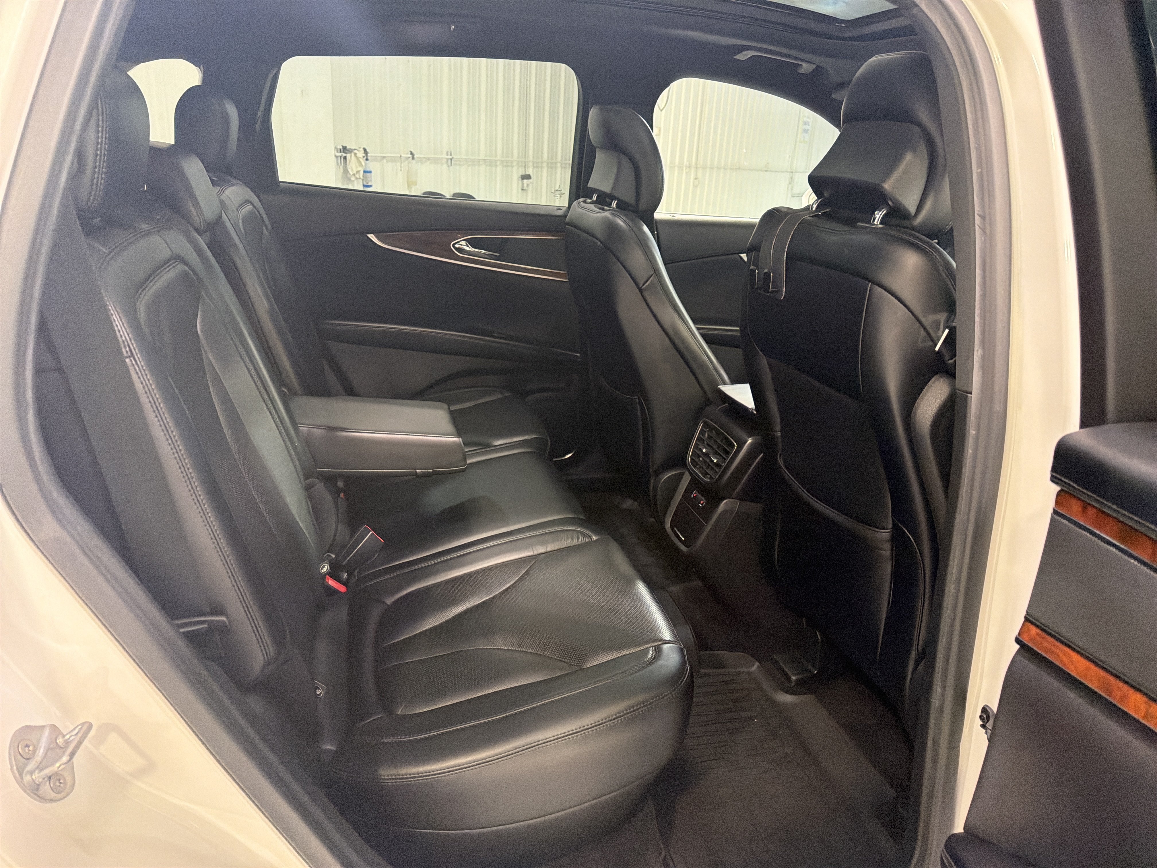 Used 2018 Lincoln MKX Reserve w/ Lincoln MKX Climate Package FWD image 11