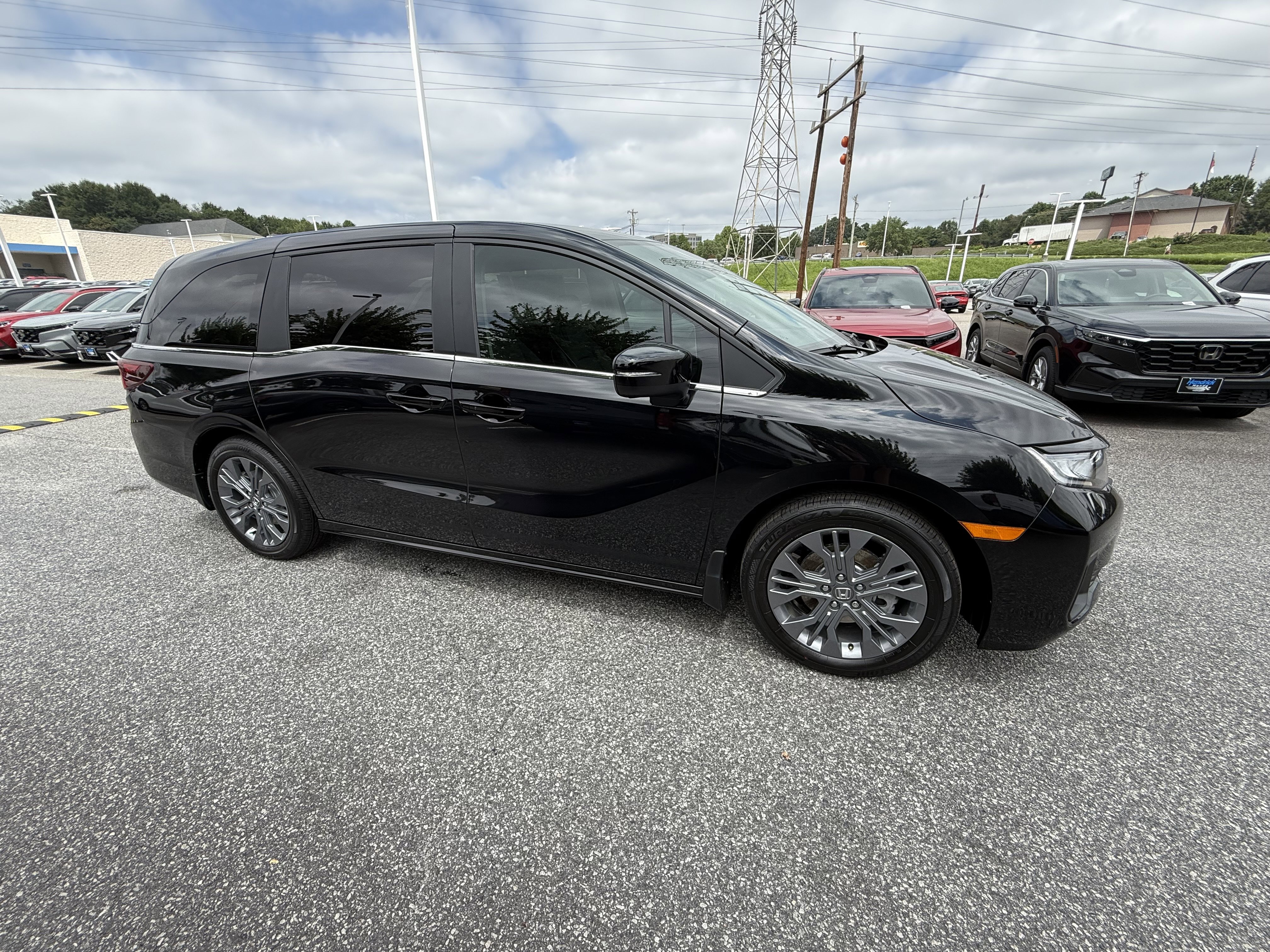 New 2026 Honda Odyssey Touring image 2