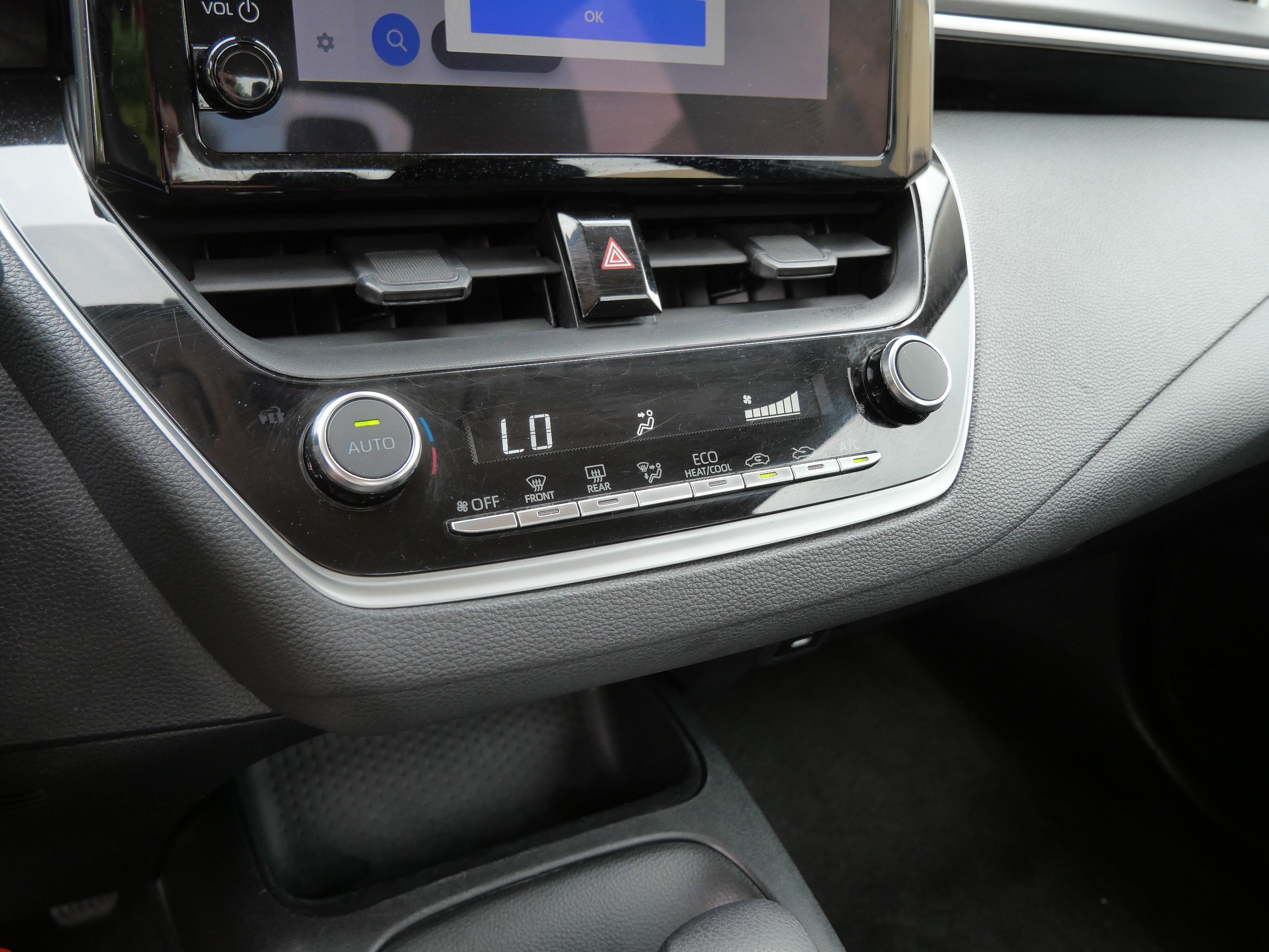 Certified 2024 Toyota Corolla LE FWD image 24