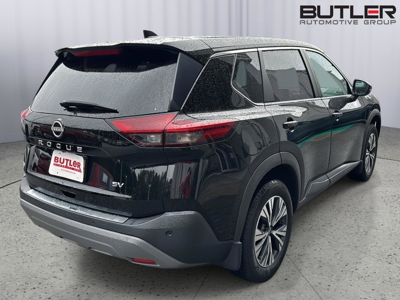 Used 2022 Nissan Rogue SV image 5