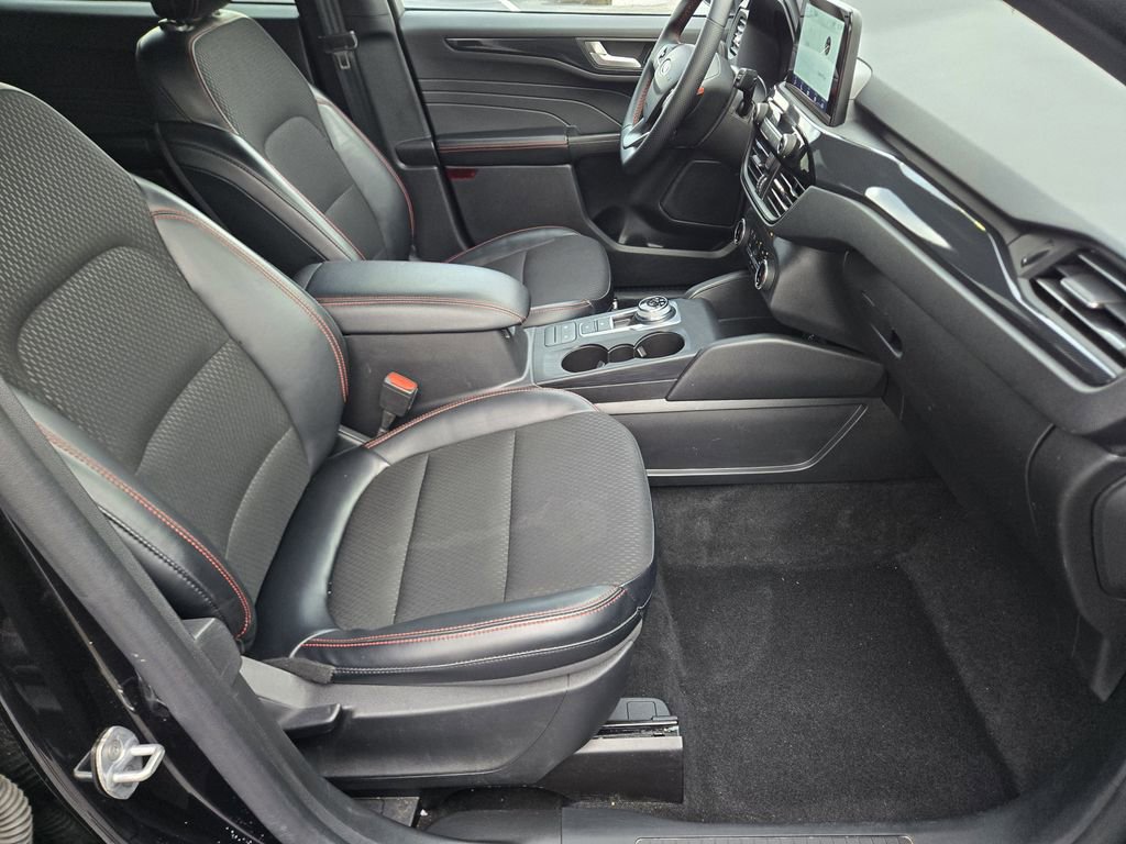 Used 2025 Ford Escape ST-Line image 17