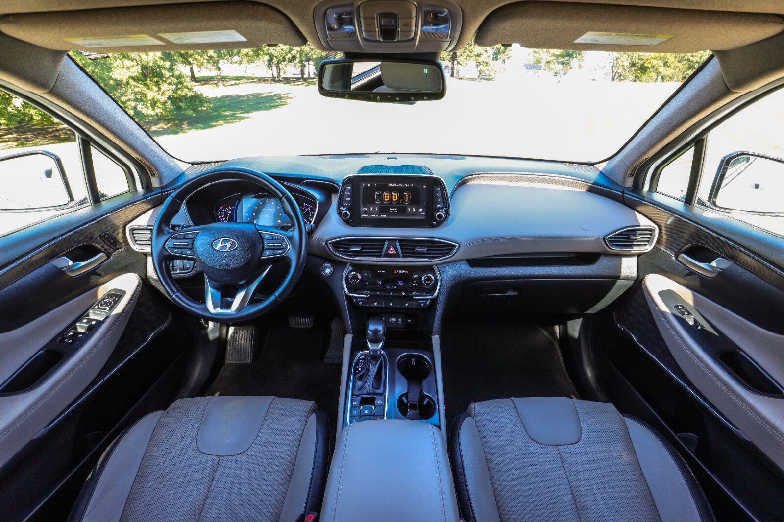 Used 2019 Hyundai Santa Fe AWD image 2