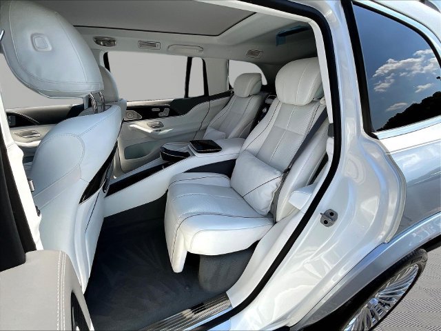 Used 2023 Mercedes-Benz Maybach GLS 600 4MATIC image 24