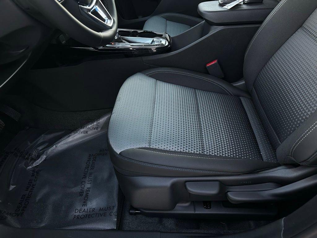 New 2026 Chevrolet Trax LT w/ Driver Confidence Package image 12