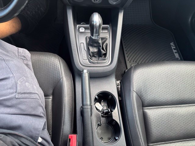 Used 2015 Volkswagen Jetta SE FWD image 18