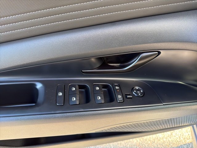 Certified 2025 Hyundai Elantra Sport image 16