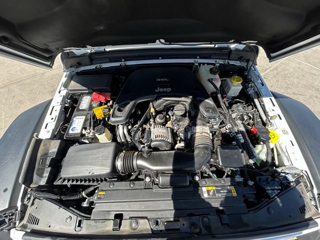 Used 2021 Jeep Gladiator Mojave AWD/4WD image 32