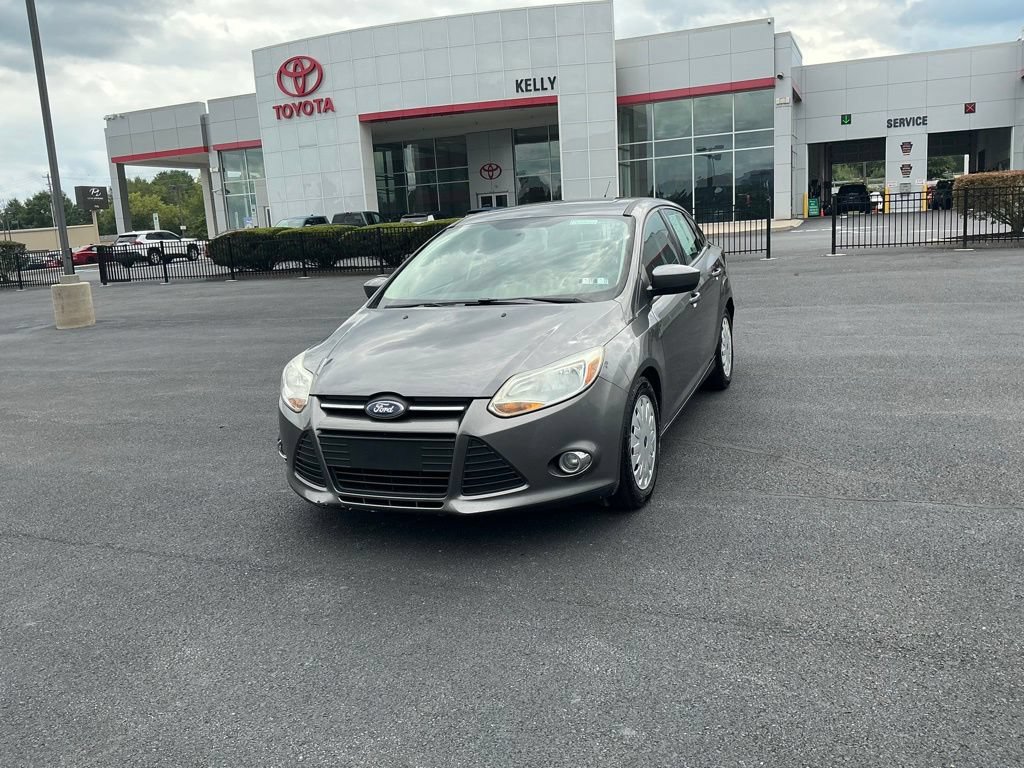 Used 2012 Ford Focus SE w/ Interior Protection Pkg FWD image 2