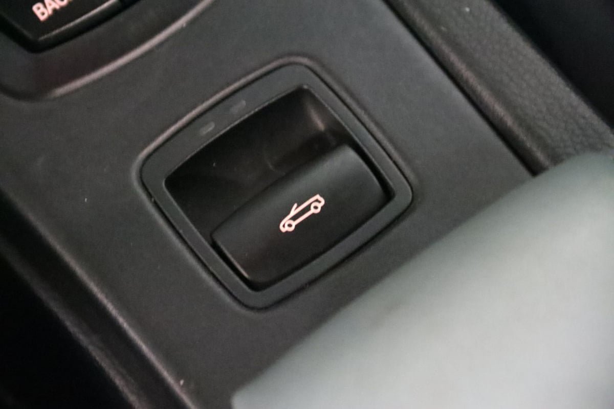Used 2011 BMW M3 Convertible RWD image 20