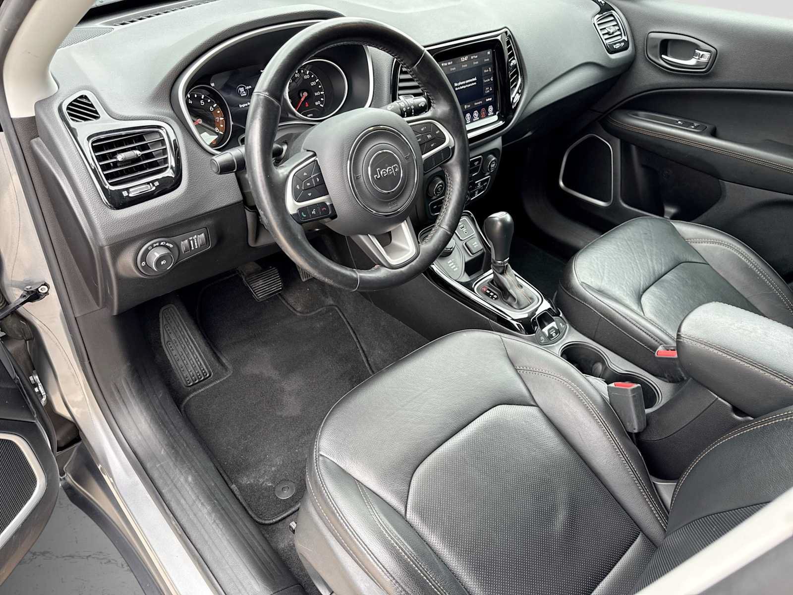 Used 2019 Jeep Compass Limited AWD/4WD image 2