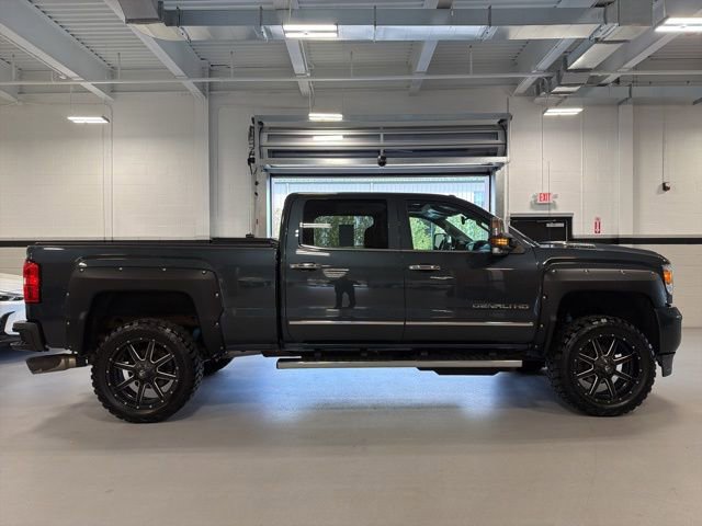 Used 2018 GMC Sierra 2500 Denali w/ Duramax Plus Package AWD/4WD image 9