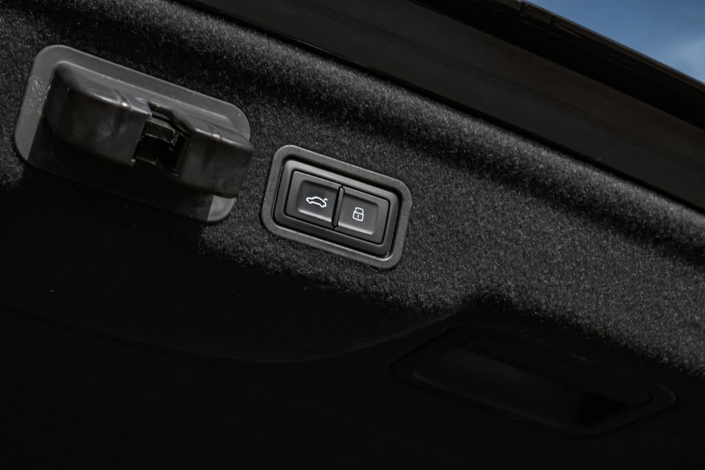 Used 2017 Audi A8 L 3.0T image 59