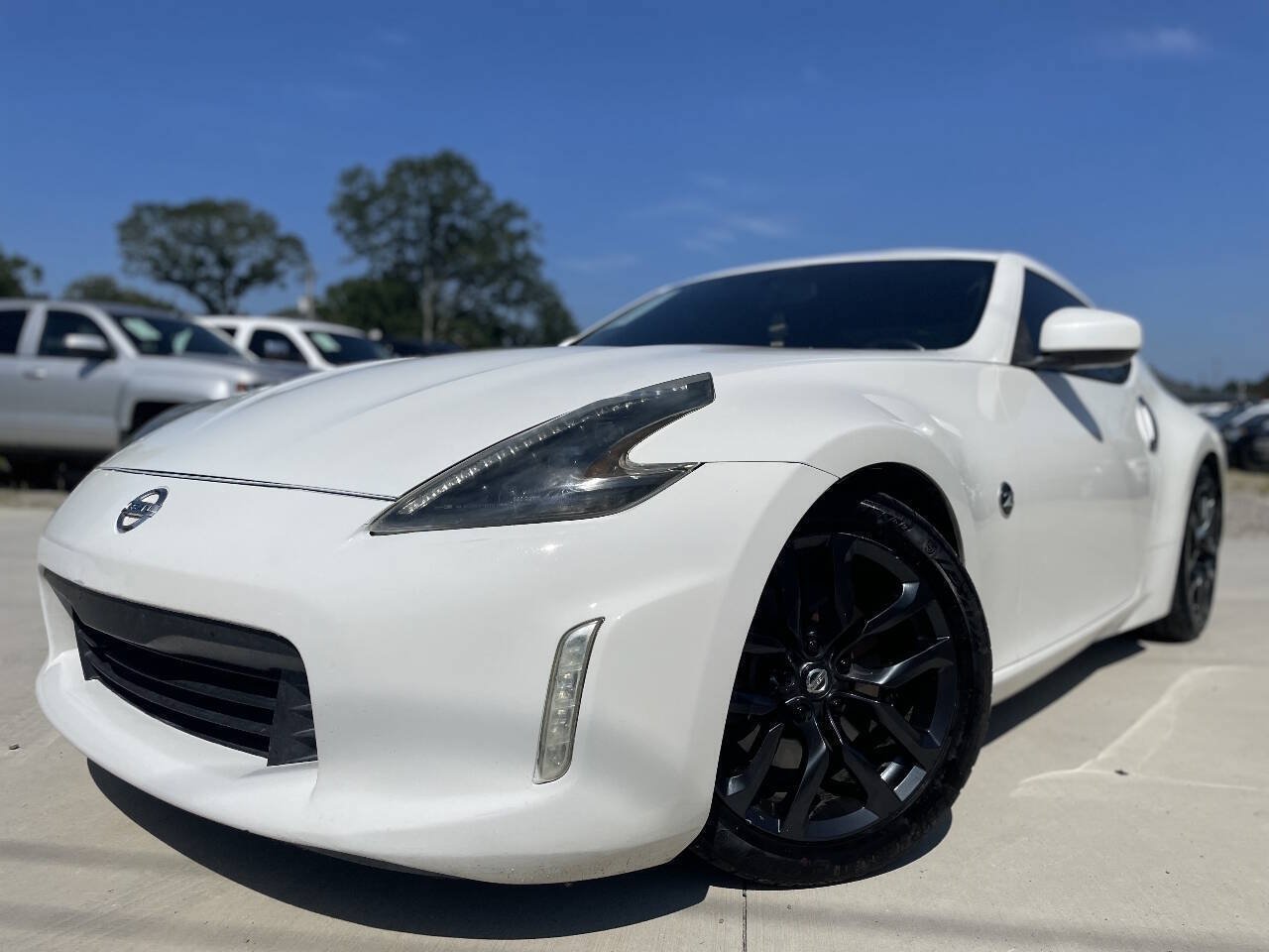 Used 2013 Nissan 370Z Coupe RWD image 3