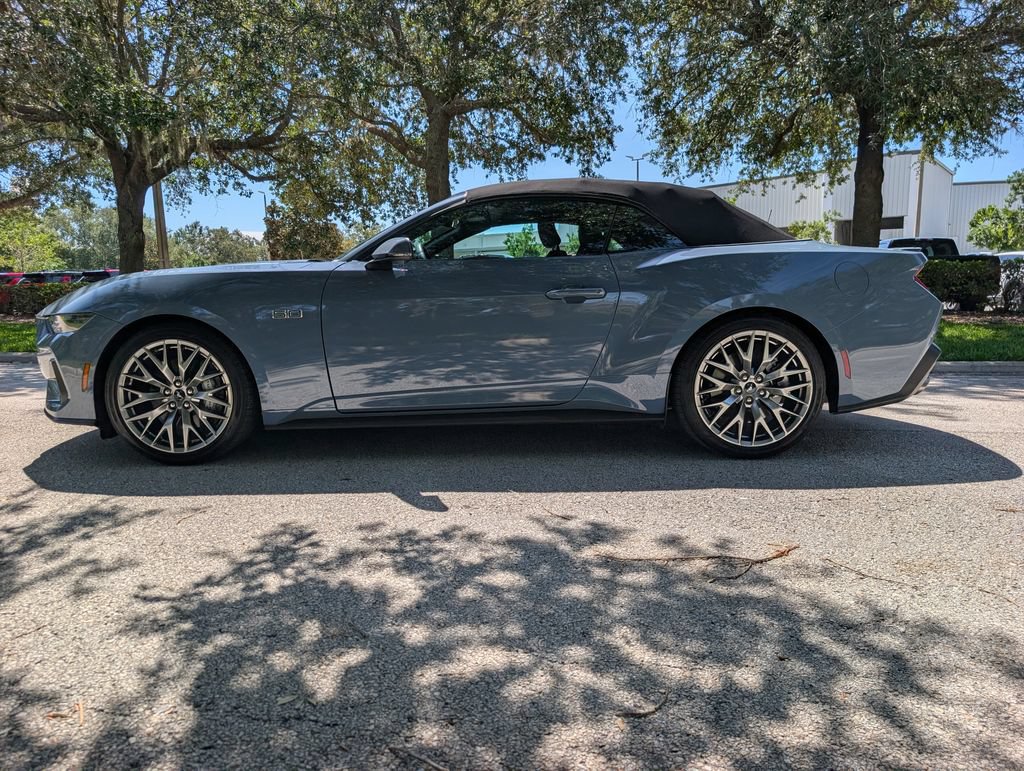 Used 2025 Ford Mustang GT Premium RWD image 5