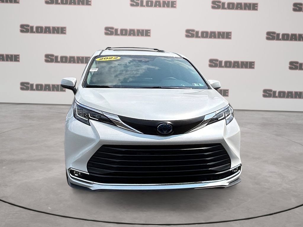 Used 2022 Toyota Sienna XLE w/ XLE Plus Package FWD image 8
