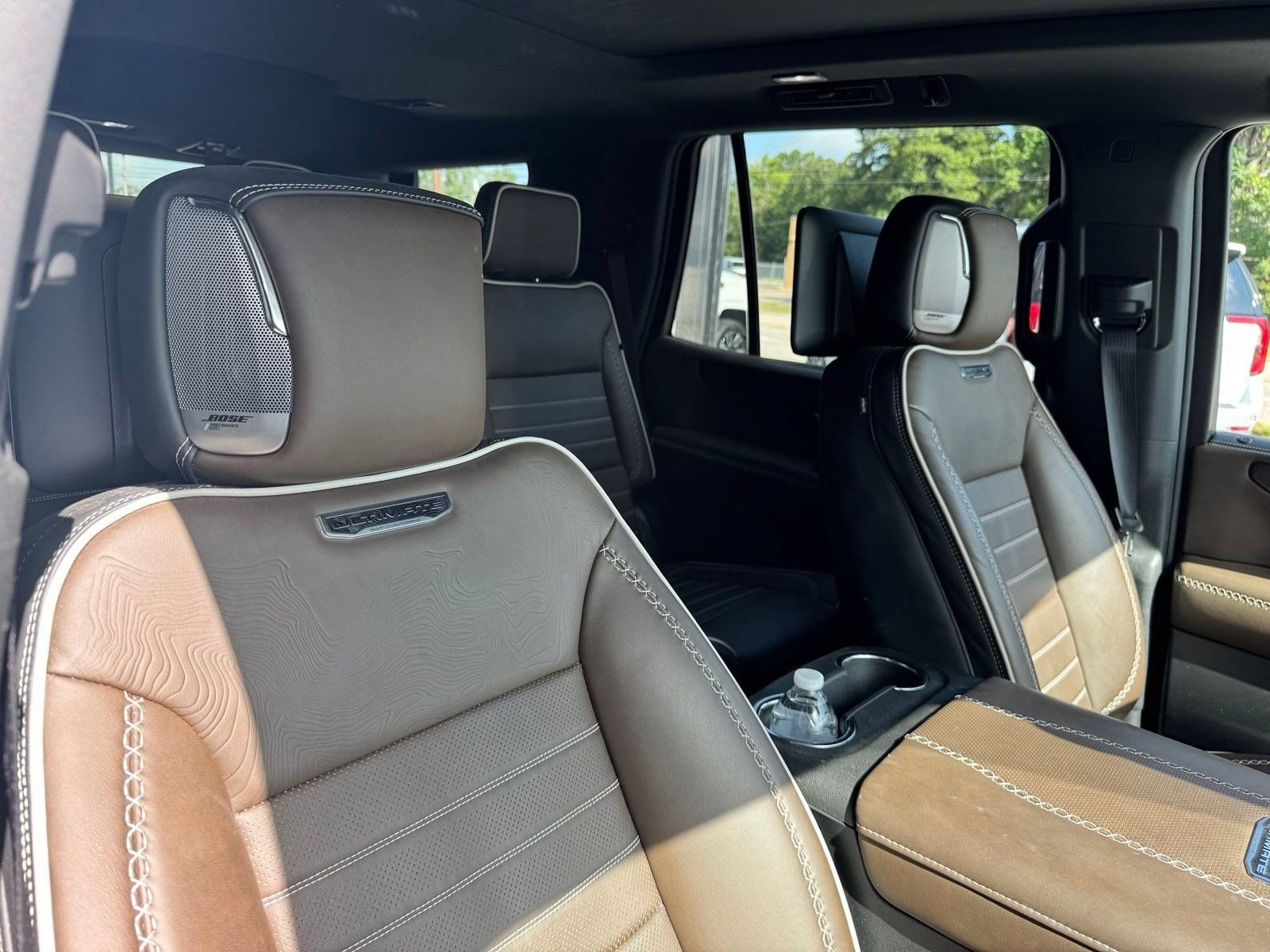 Certified 2025 GMC Yukon Denali Ultimate AWD/4WD image 28